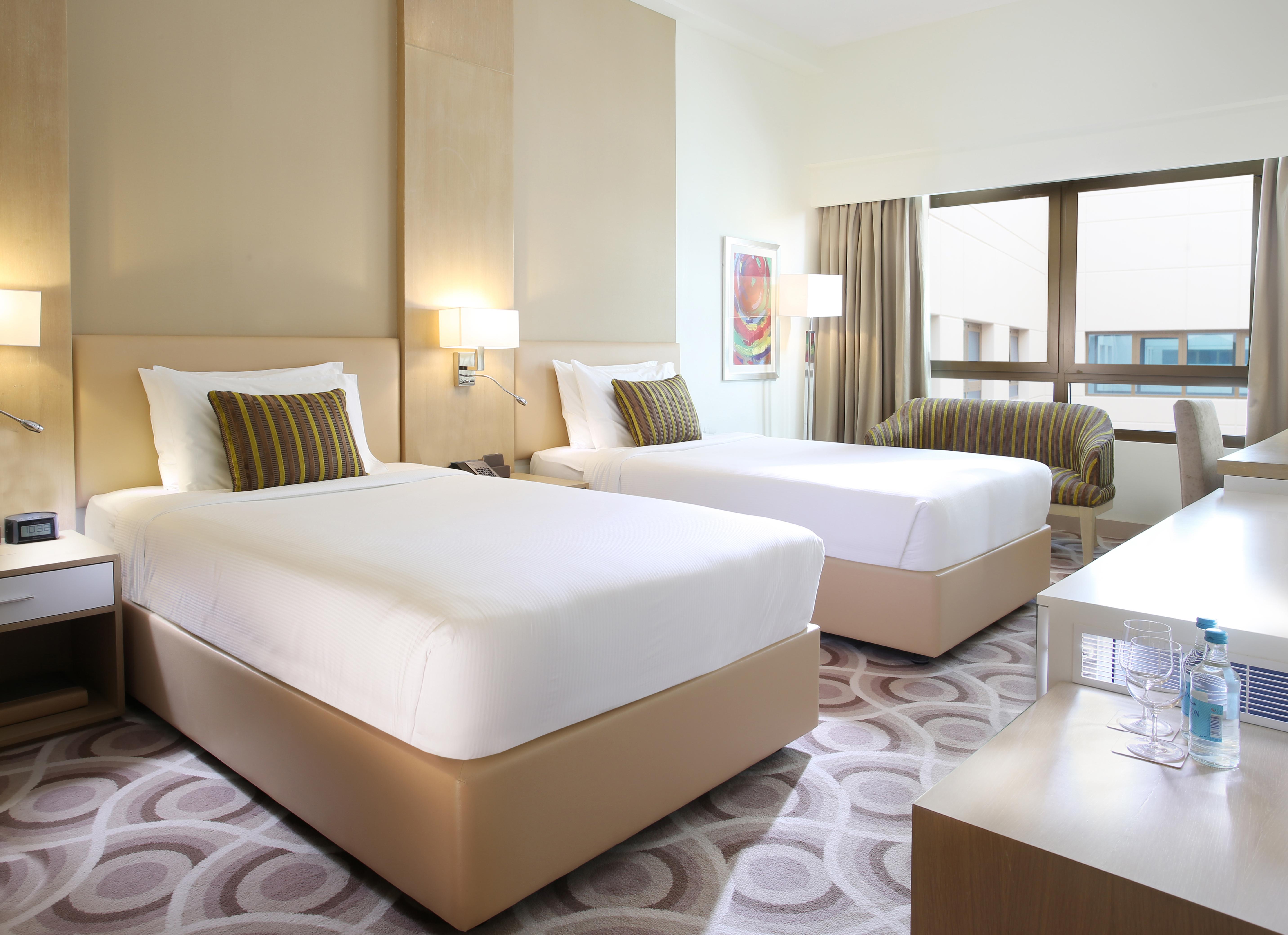 Metropolitan Hotel Dubai Exterior photo